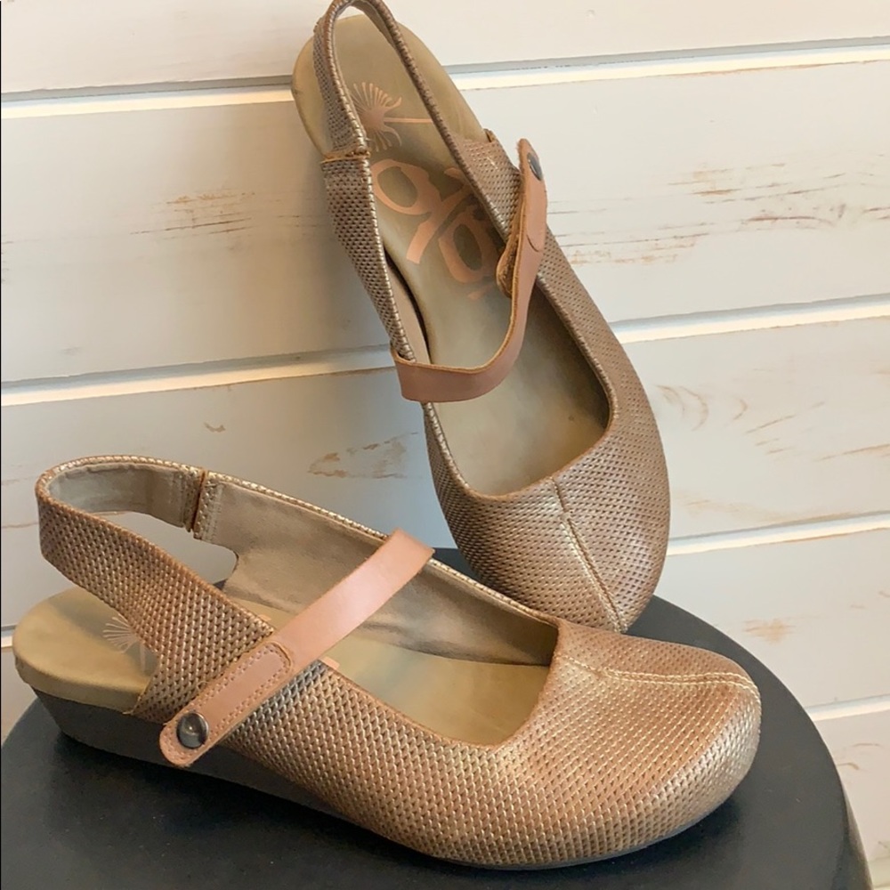 OTBT Springfield Slingbacks 1 1/4” heel